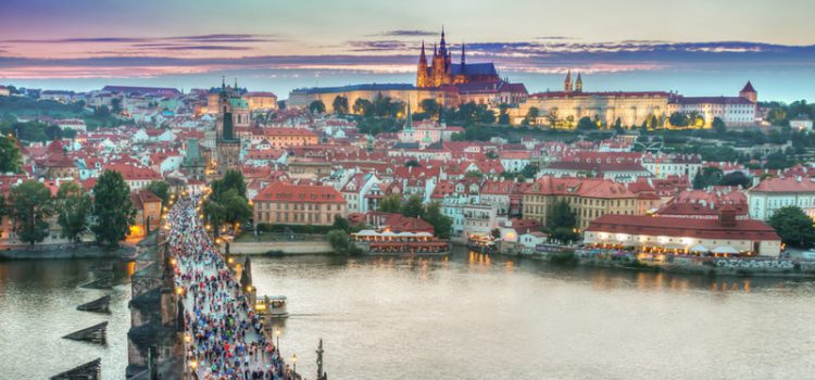Prag i solnedgång