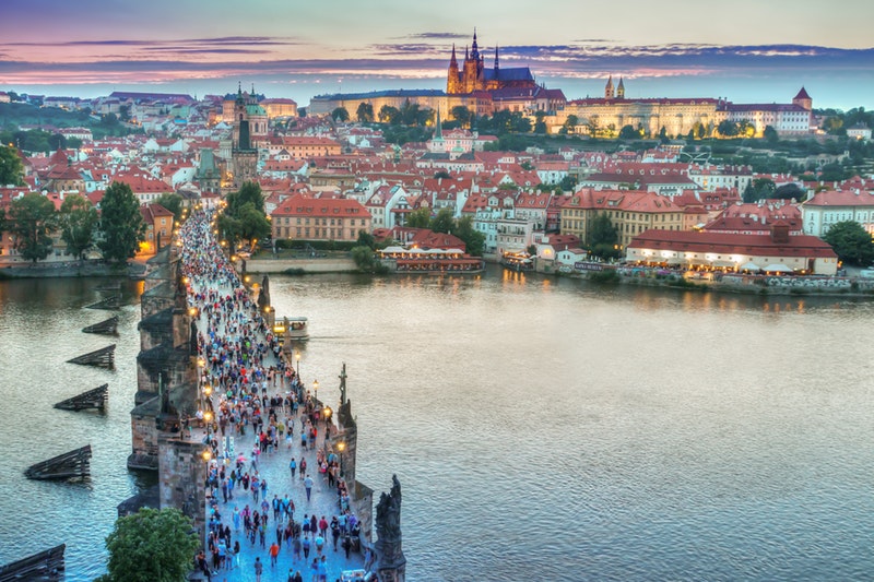 Prag i solnedgång